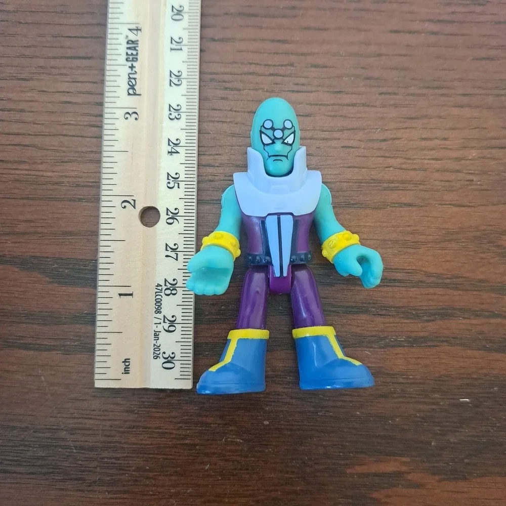 Fisher-Price Imaginext DC Super Friends Mr Freeze Action Figure Blue Purple 3in